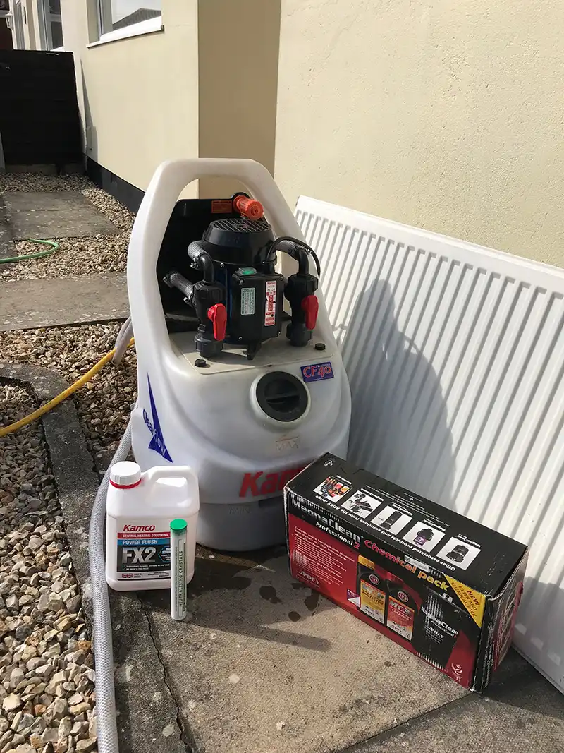 Power flushing and magnetic filter installations